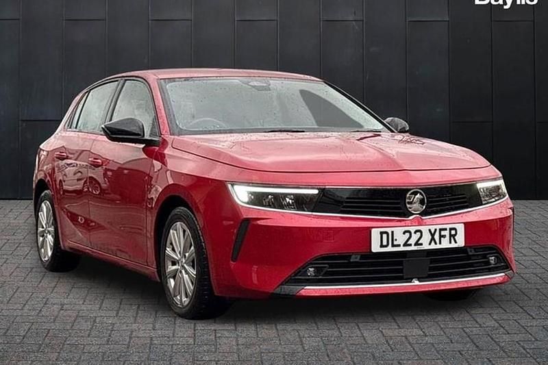 Used Vauxhall Astra Design Edition 130 HP (95 kW) 2022 Red Hatchback