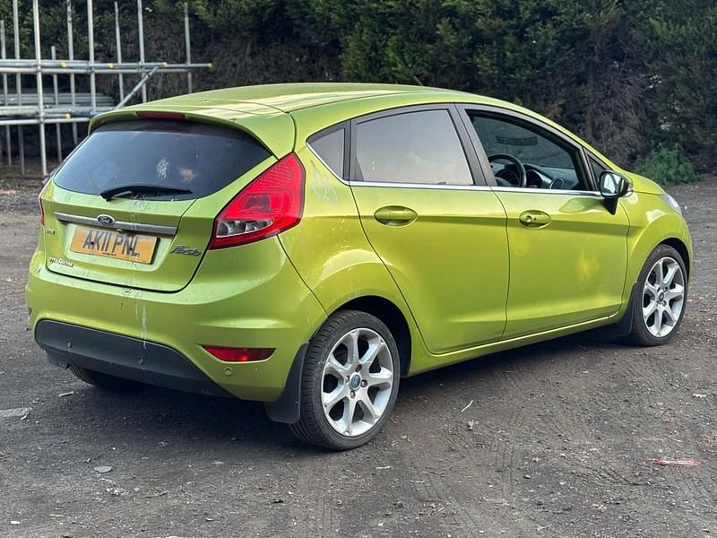 Used Ford Fiesta Titanium 95 HP (69 kW) 2011 Green Hatchback