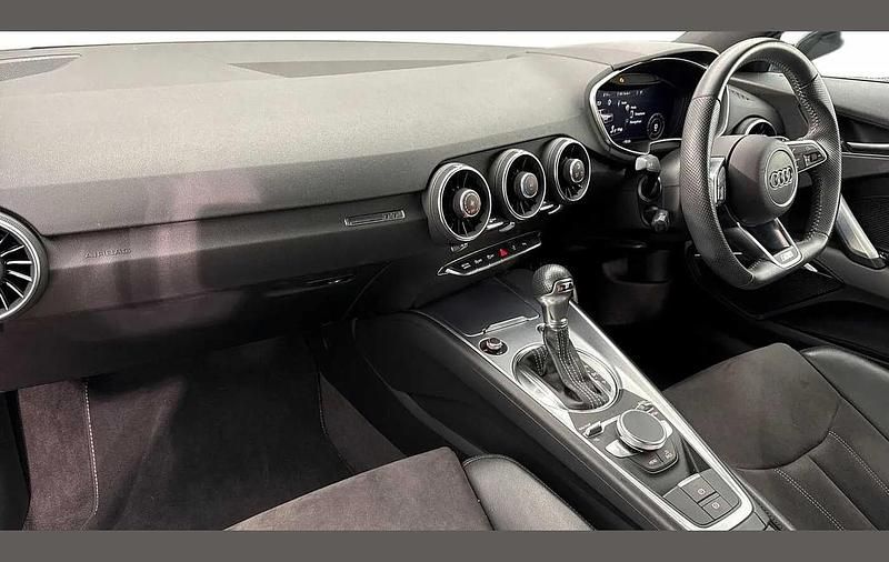 Used Audi TT Black Edition 180 HP (132 kW) 2018 White Coupe