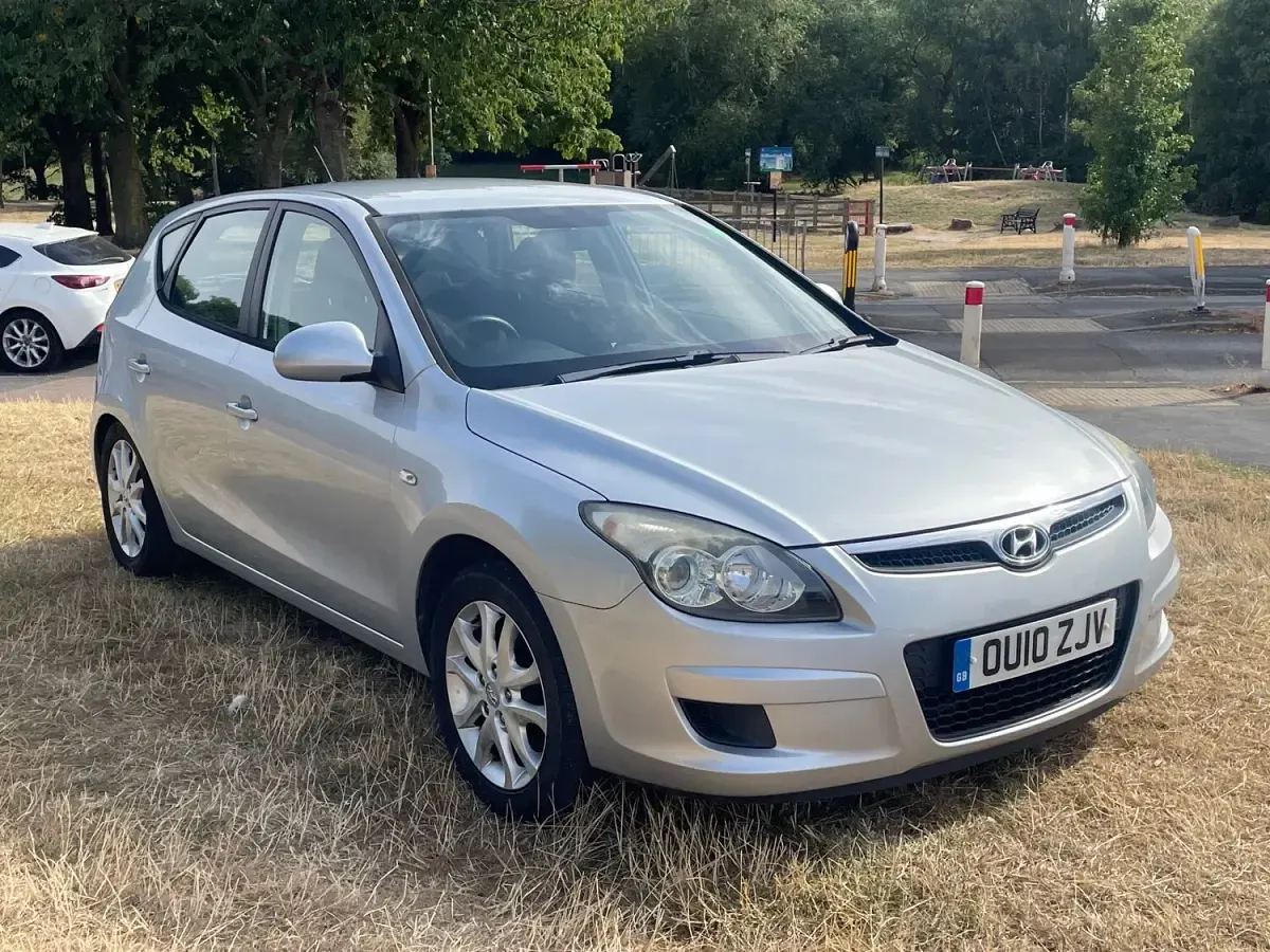 Used Hyundai i30 Comfort 115 HP (84 kW) 2010 Silver Hatchback