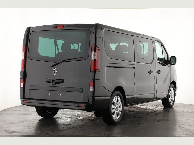New Renault Trafic 2025 Black MPV