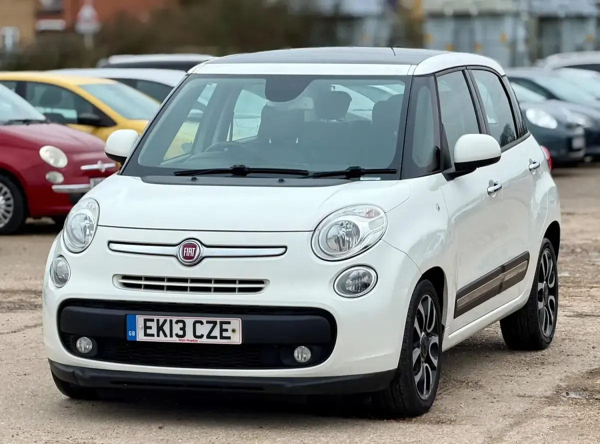 Used Fiat 500L Lounge 105 HP (77 kW) 2013 White MPV