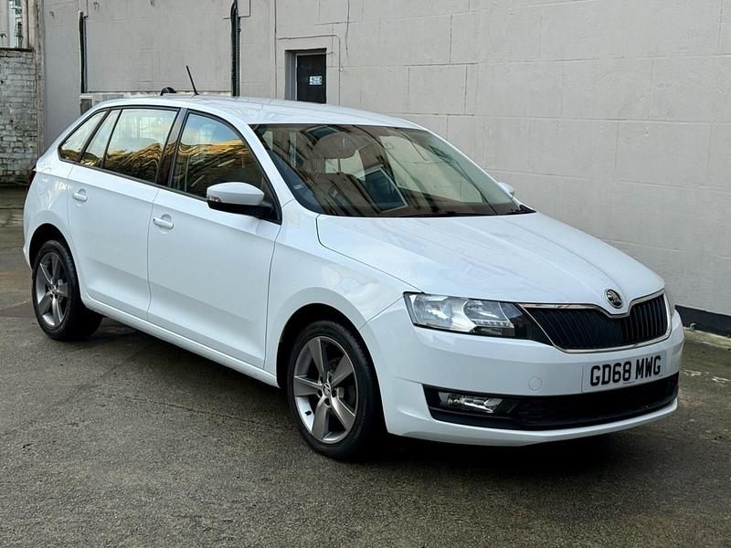 White Used 2019 Skoda Rapid SE Hatchback | £7,595 (Fair price) - Image 1/4