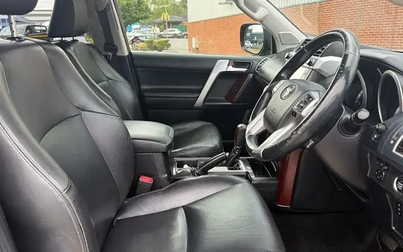Used Toyota Land Cruiser 177 HP (130 kW) 2016 Black SUV