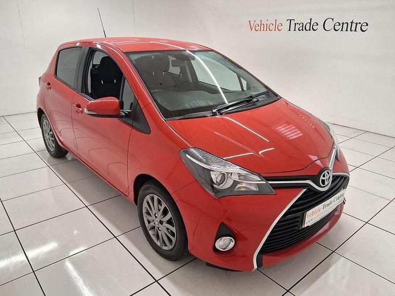 Red Used 2016 Toyota Yaris Hatchback | £8,699 (Fair price) - Image 1/4