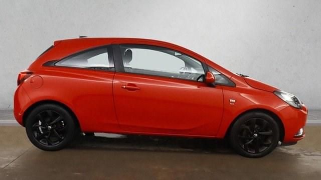Used Vauxhall Corsa SRi 90 HP (66 kW) 2015 Red Hatchback