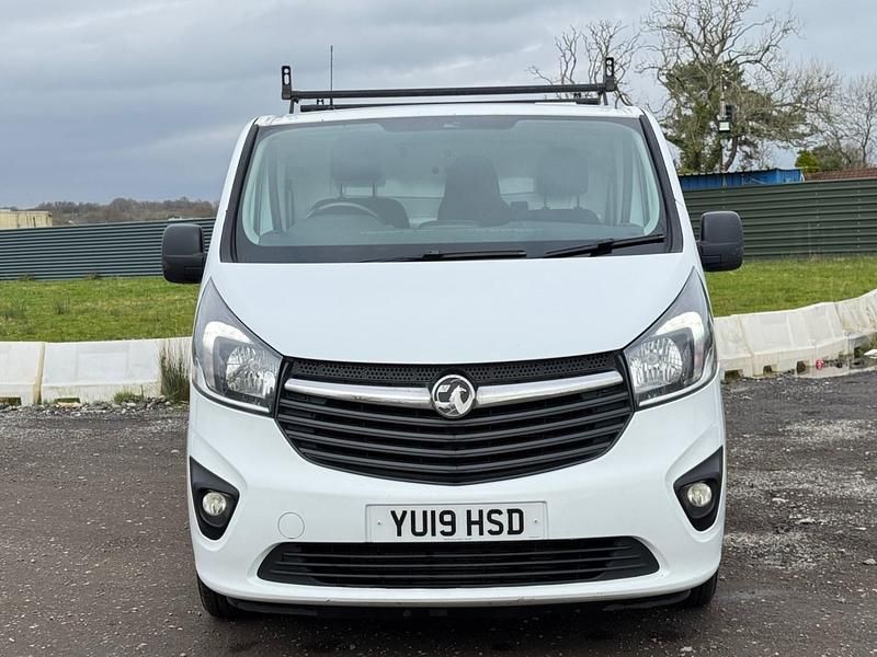 Used Vauxhall Vivaro Sportive 125 HP (91 kW) 2019 White MPV
