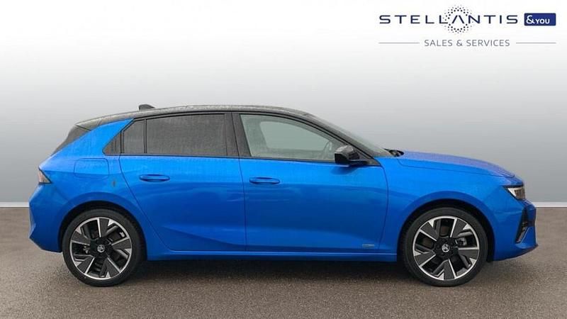 Blue Used 2023 Vauxhall Astra Ultimate Hatchback | £16,944 (Good price) - Image 1/4
