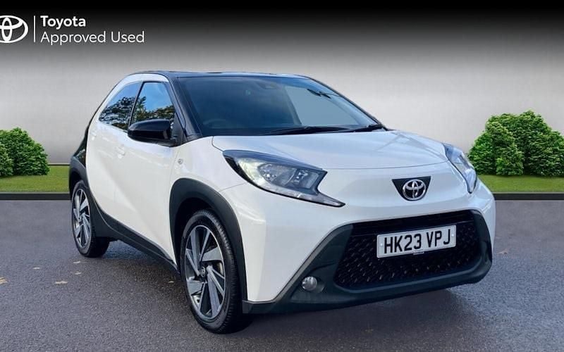 Used 2025 Toyota Aygo X SUV | £12,400 (Good price) - Image 1/4