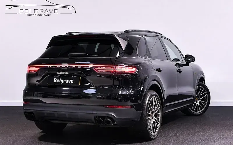 Used Porsche Cayenne Platinum Edition 462 HP (339 kW) 2022 Black SUV