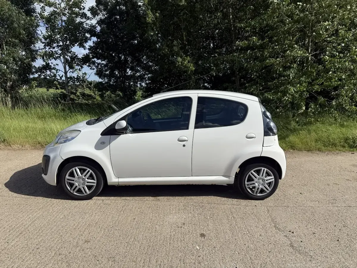 Used Citroën C1 VTR Sport 68 HP (50 kW) 2012 White Hatchback