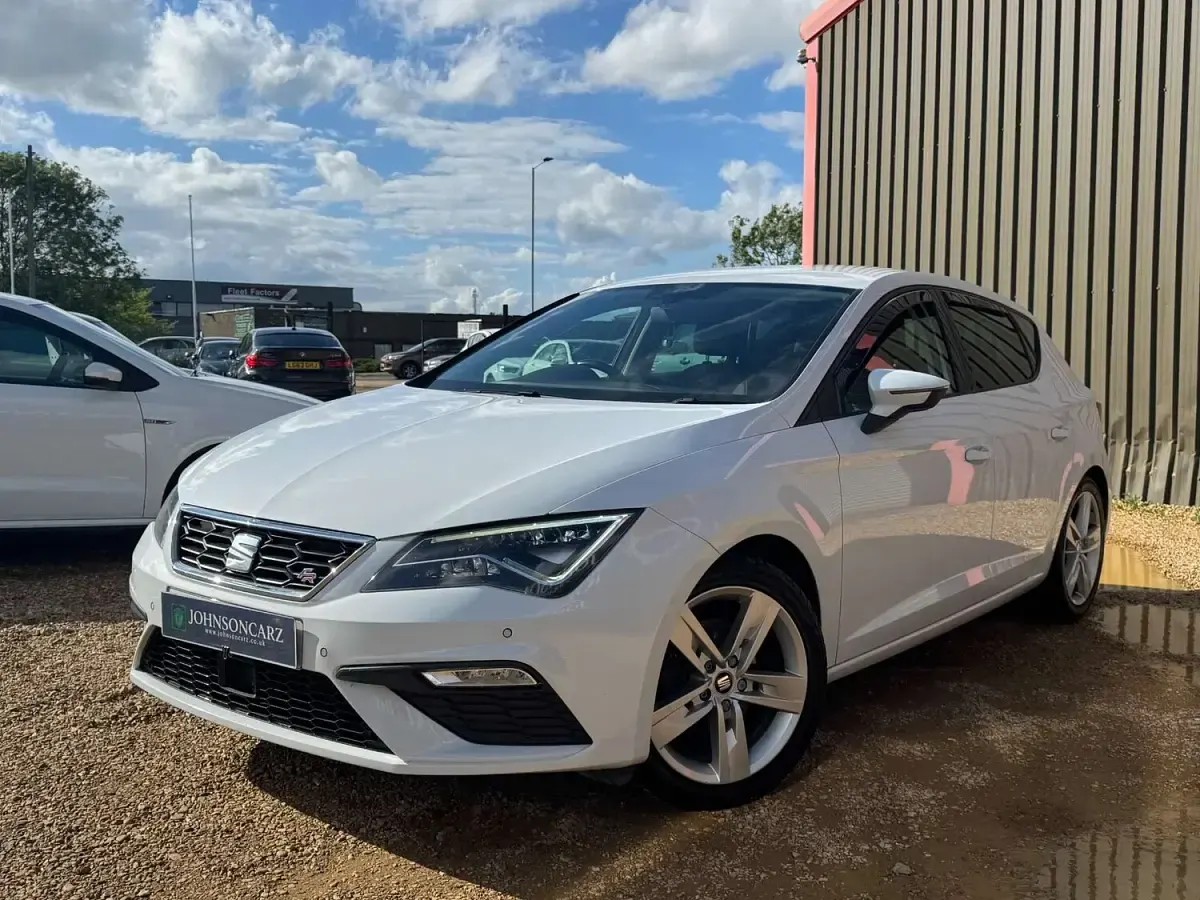 Used Seat Leon FR 150 HP (110 kW) 2019 White Hatchback
