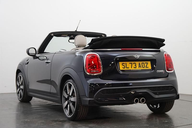 Usado Mini Cooper S Exclusive 176 HP (129 kW) 2023 Preto Citadino
