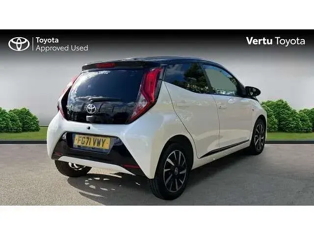 Begagnad Toyota Aygo Trend 72 HK (52 kW) 2021 Halvkombi