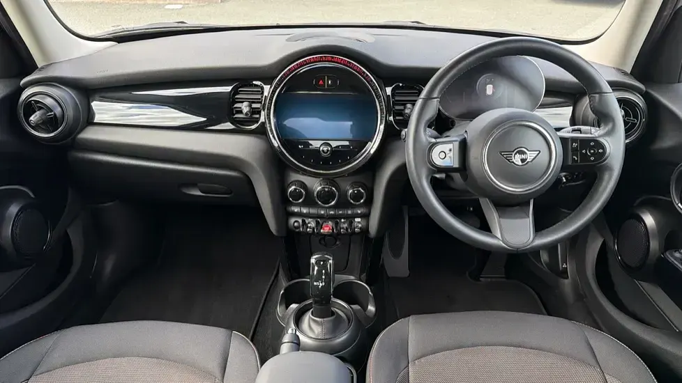 Used Mini Cooper Classic 134 HP (98 kW) 2023 Silver Hatchback