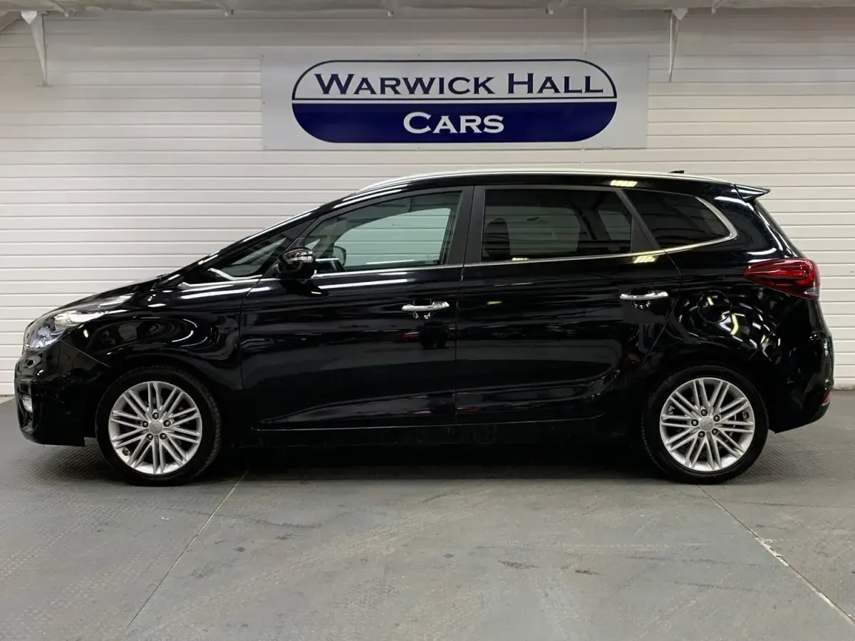 Used Kia Carens 2018 Black MPV