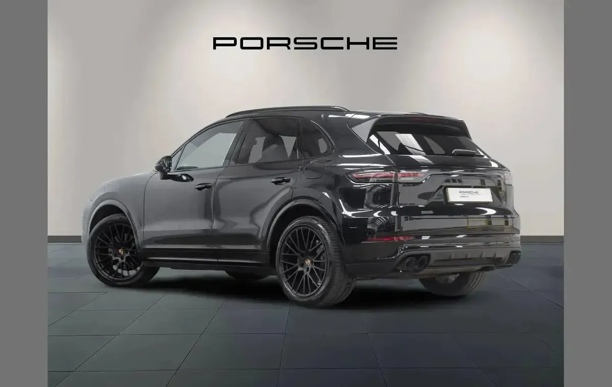 Used Porsche Cayenne 456 HP (335 kW) 2021 Black SUV