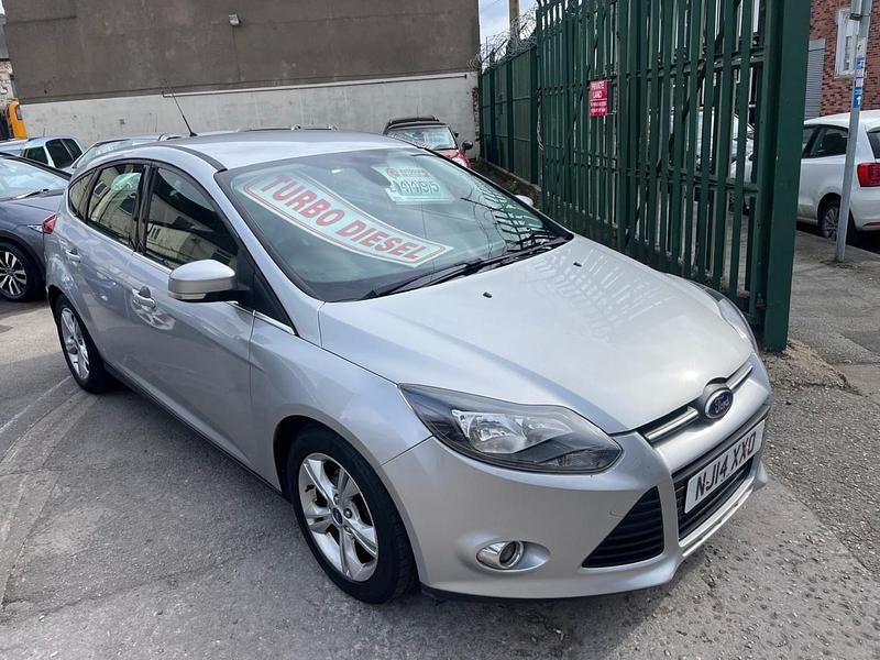 Used Ford Focus Zetec 115 HP (84 kW) 2014 Silver Hatchback