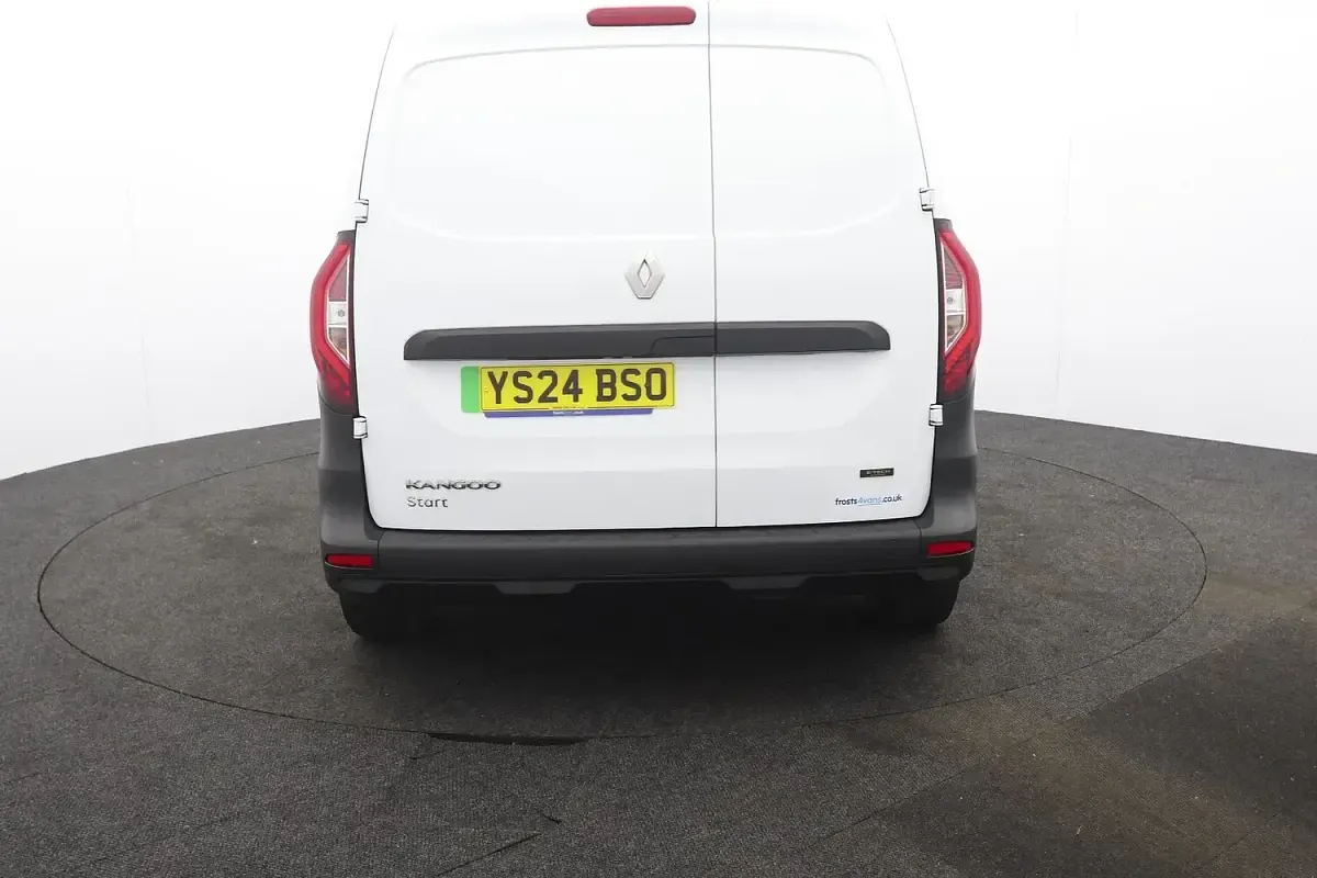 Used Renault Kangoo 89 kW (122 HP) 2024 White MPV