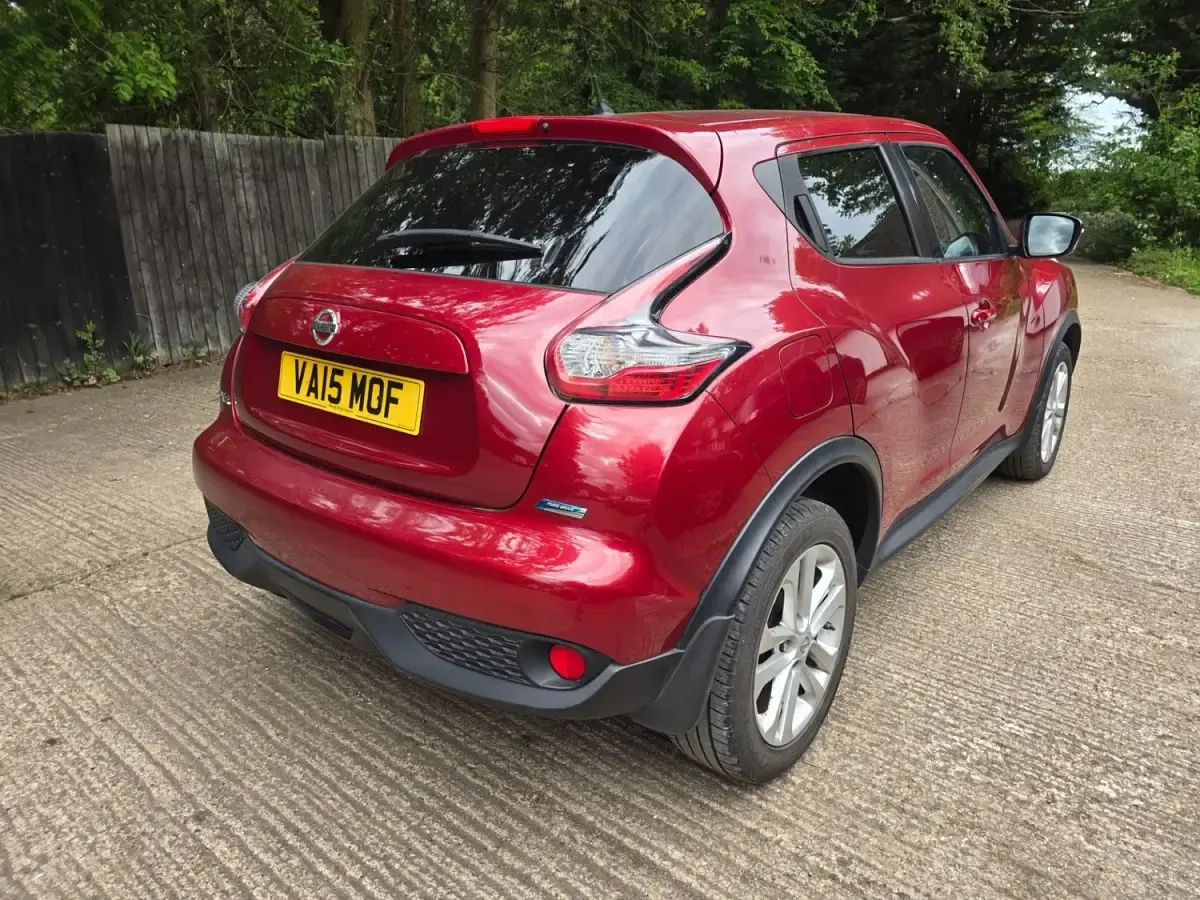 Begagnad Nissan Juke Acenta Premium 110 HK (80 kW) 2015 Röd SUV