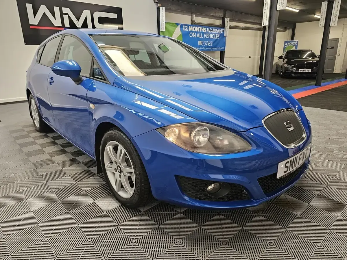 Used Seat Leon Ecomotive 105 HP (77 kW) 2011 Blue Hatchback