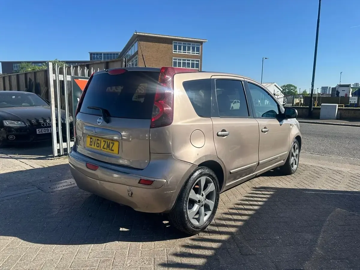 Used Nissan Note N-TEC 110 HP (80 kW) 2011 Beige Hatchback