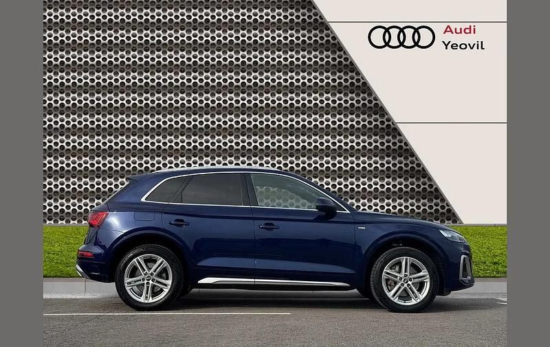 Used Audi Q5 S-Line 261 HP (191 kW) 2022 Blue SUV