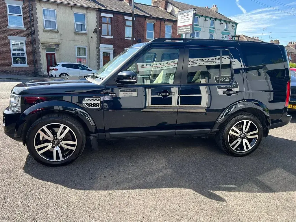 Used Land Rover Discovery HSE Luxury 251 HP (184 kW) 2014 Black SUV