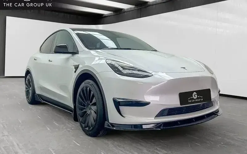 Used Tesla Model Y Long Range AWD 286 kW (389 HP) 2025 SUV