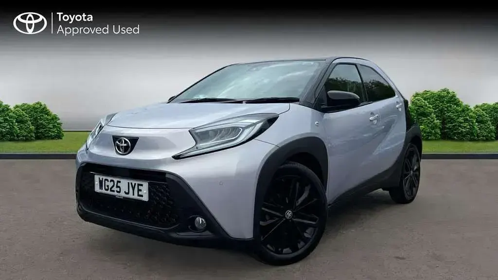 Used Toyota Aygo X Edition 72 HP (52 kW) 2025 Silver SUV