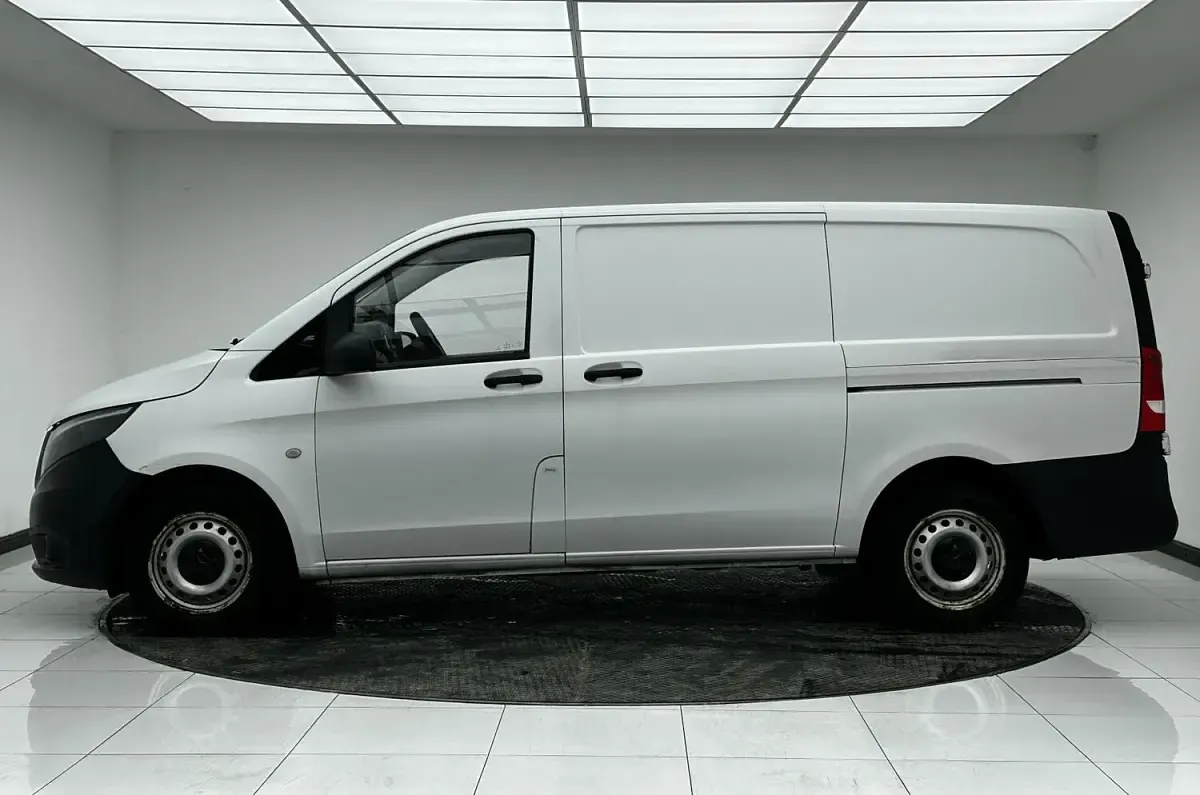 Used Mercedes Vito 114 HP (83 kW) 2017 White Van