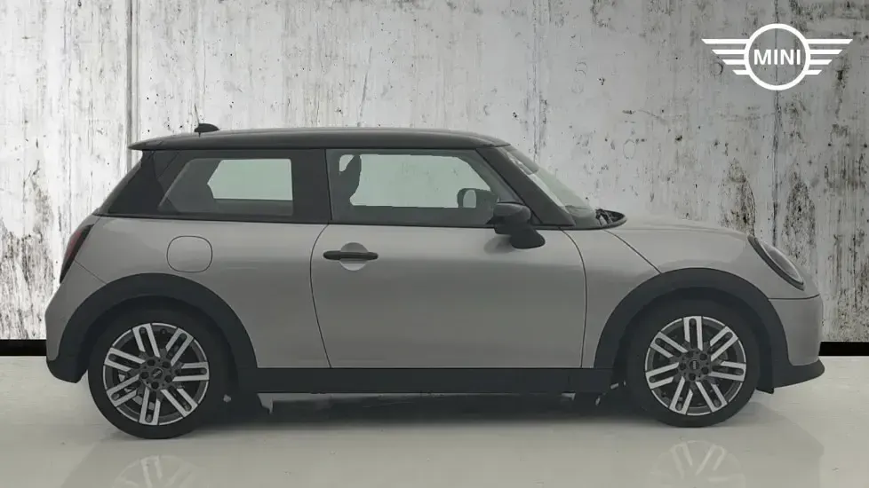 Used Mini Cooper Hatch 113 kW (154 HP) 2025 Silver Hatchback