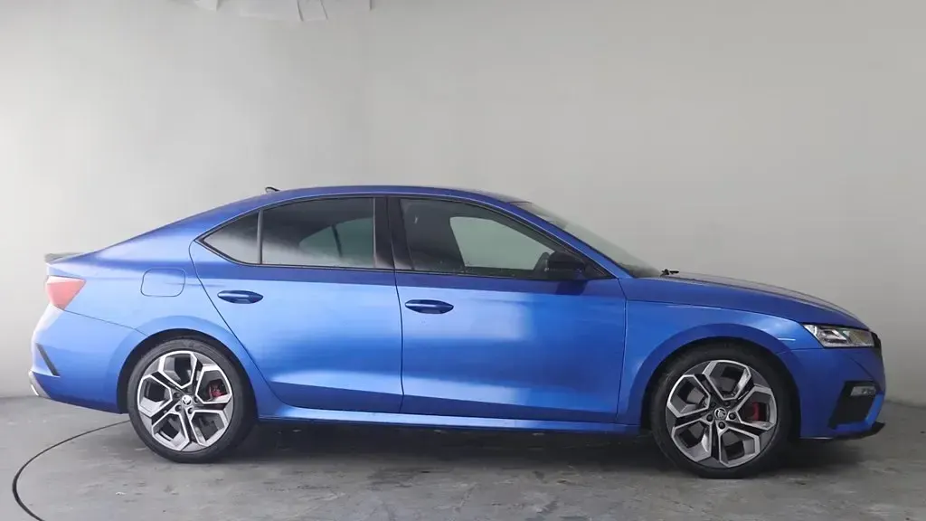 Used Skoda Octavia vRS 245 HP (180 kW) 2023 Blue Hatchback