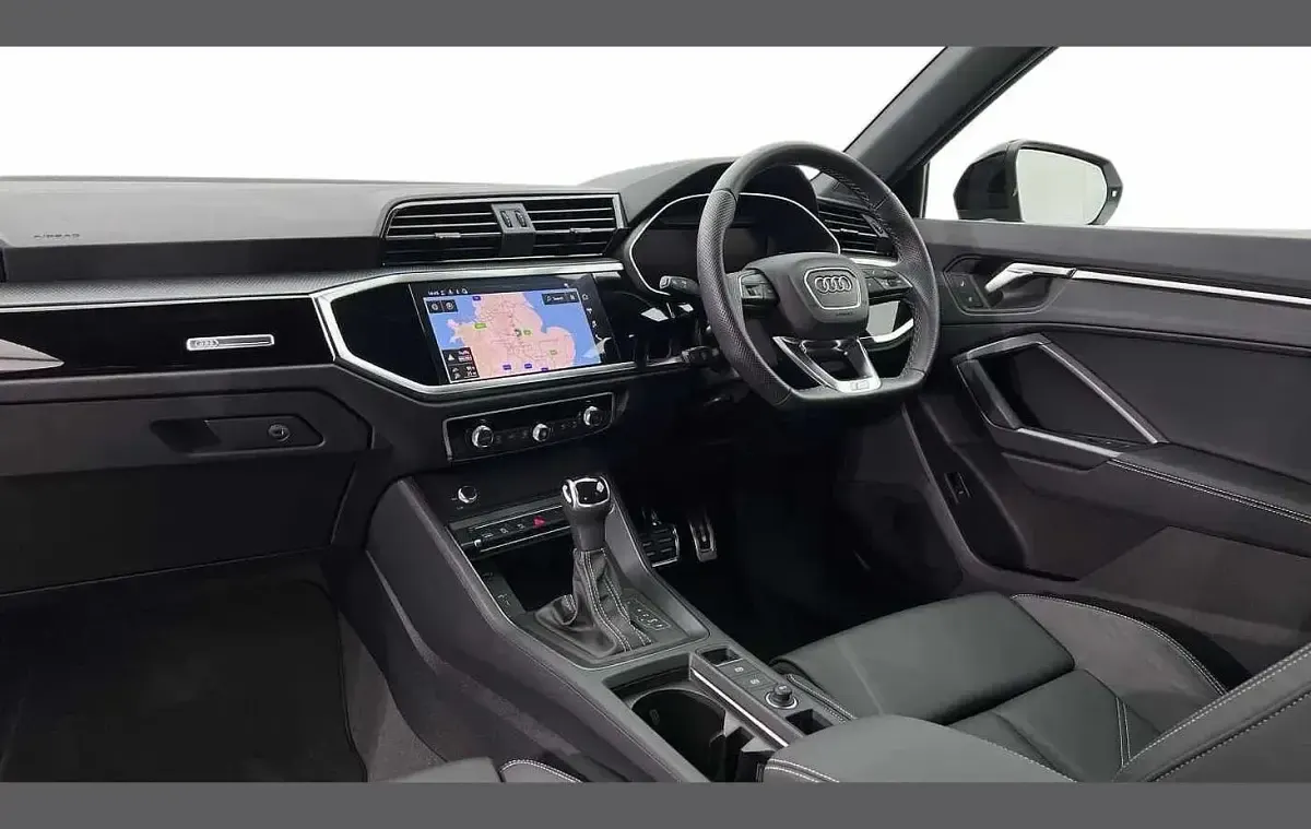 Used Audi Q3 Black Edition 150 HP (110 kW) 2024 White SUV