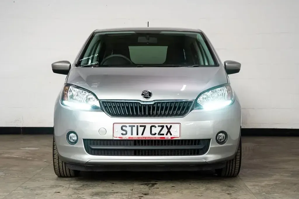 Used Skoda Citigo Colour Edition 60 HP (44 kW) 2017 Silver Hatchback