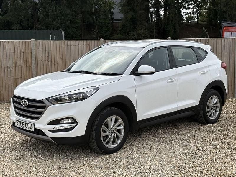 White Used 2016 Hyundai Tucson SE SUV | £8,300 (Good price) - Image 1/4
