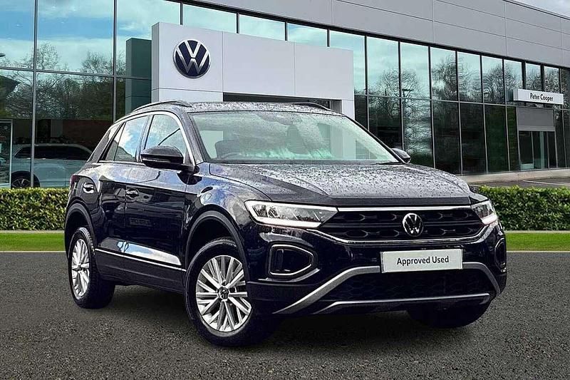 Deep black Used 2022 VW T-Roc Life SUV | £21,291 (Fair price) - Image 1/4