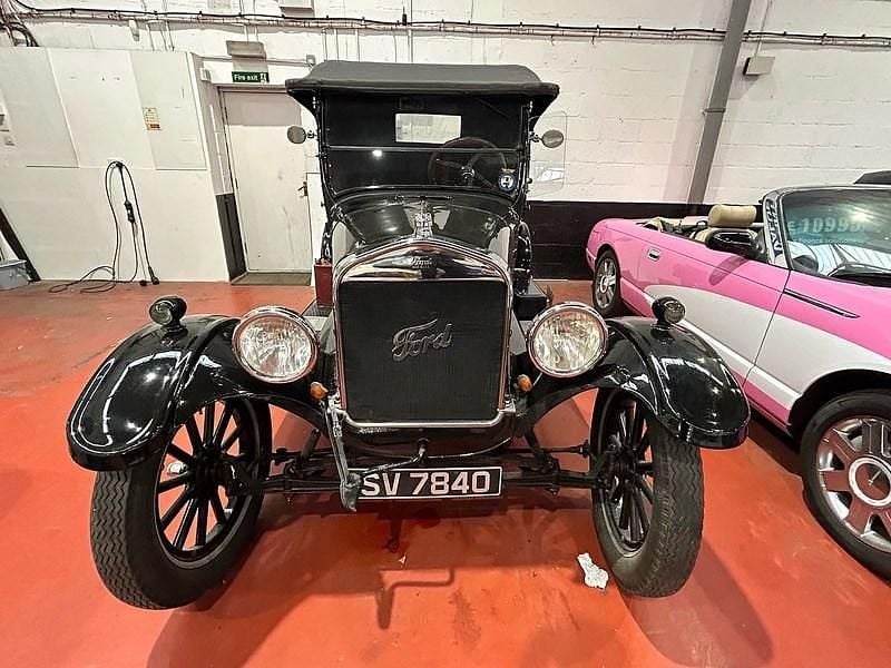 Used Ford T 1999 Black Estate