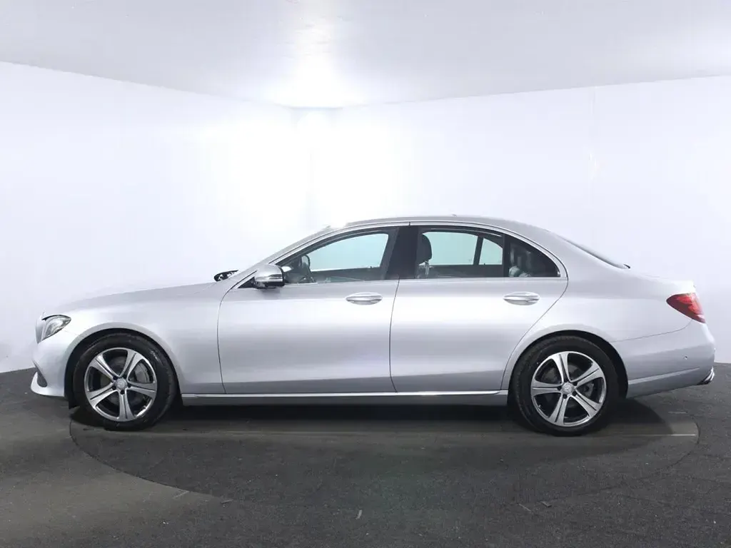 Used Mercedes E220 Premium 194 HP (142 kW) 2016 Silver Sedan