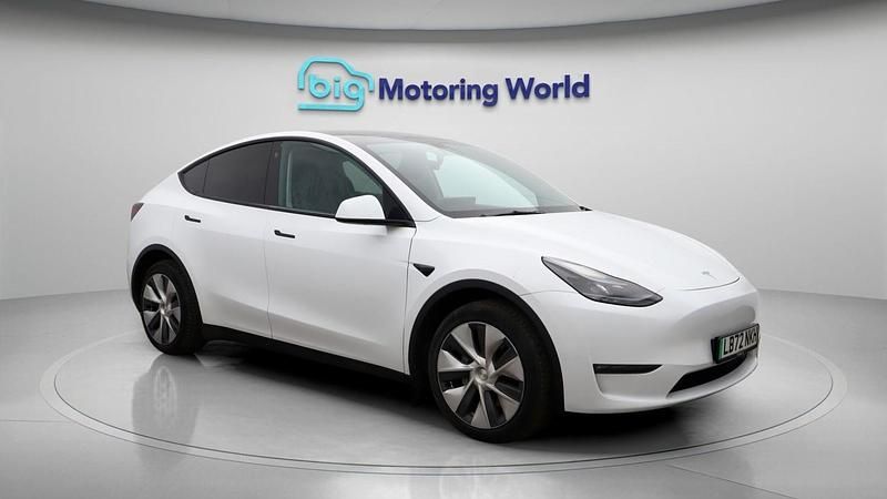White Used 2022 Tesla Model Y Long Range AWD SUV | £23,100 (Fair price) - Image 1/4