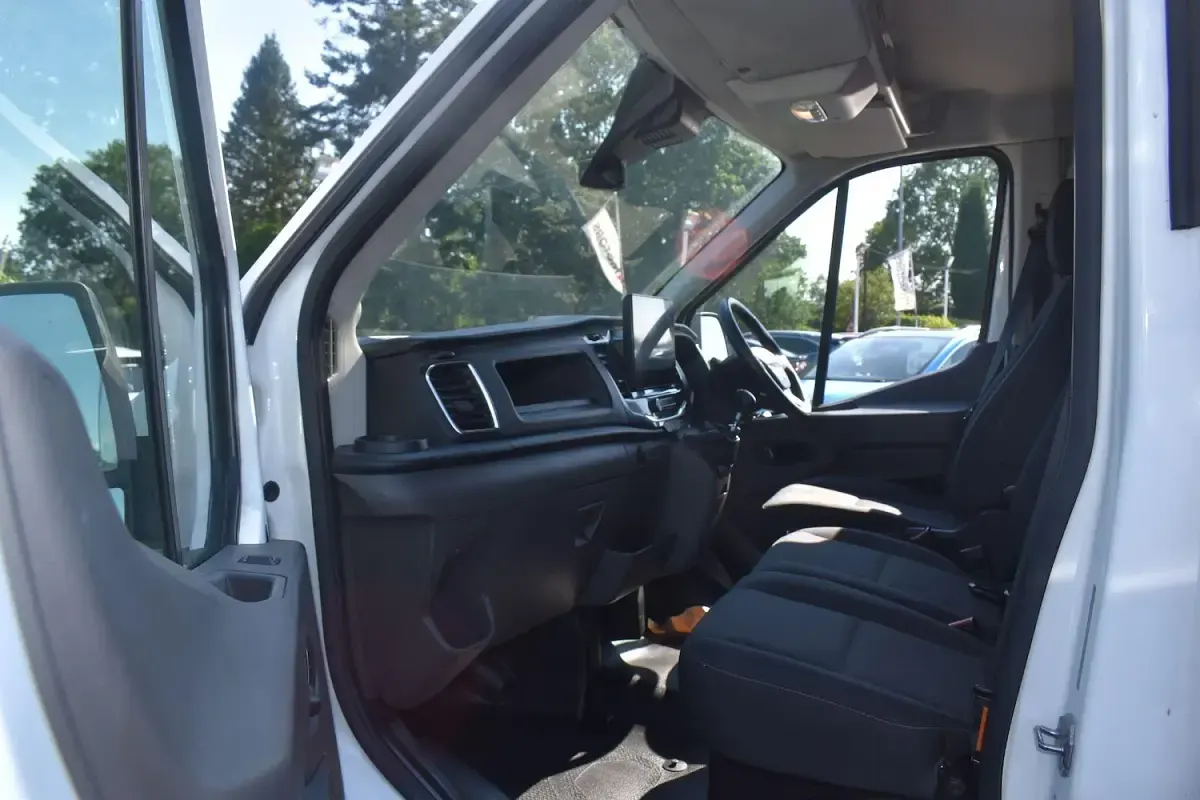 Used Ford Transit Trend 130 HP (95 kW) 2023 White Van