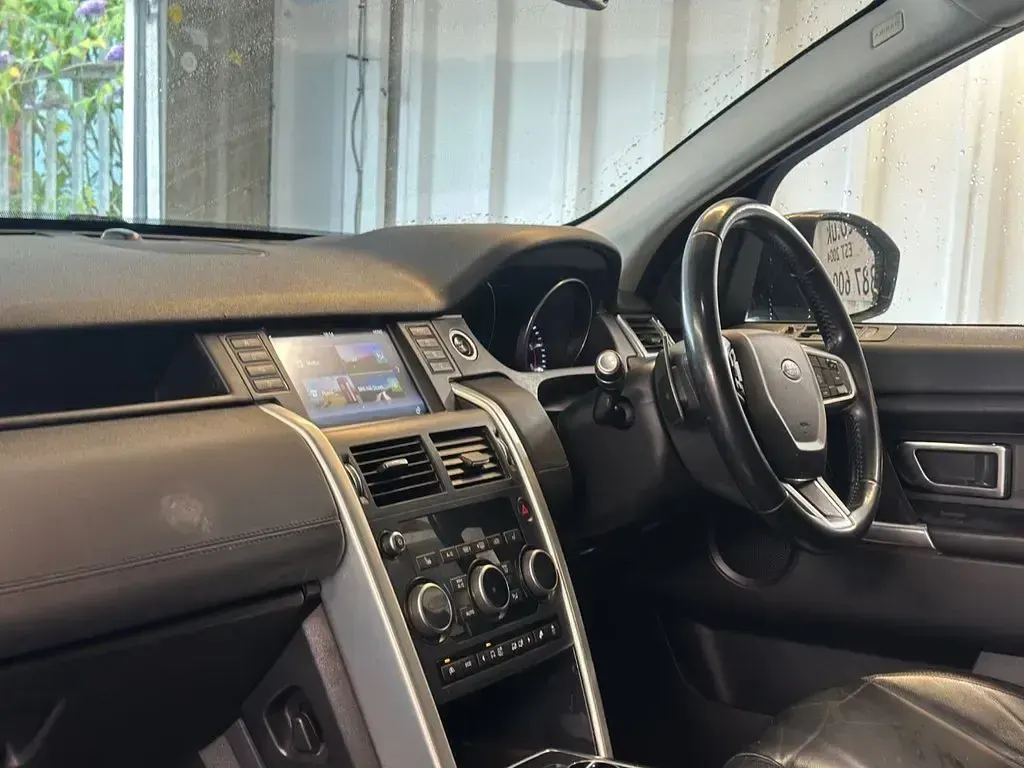 Used Land Rover Discovery 4 SE 180 HP (132 kW) 2015 Grey SUV