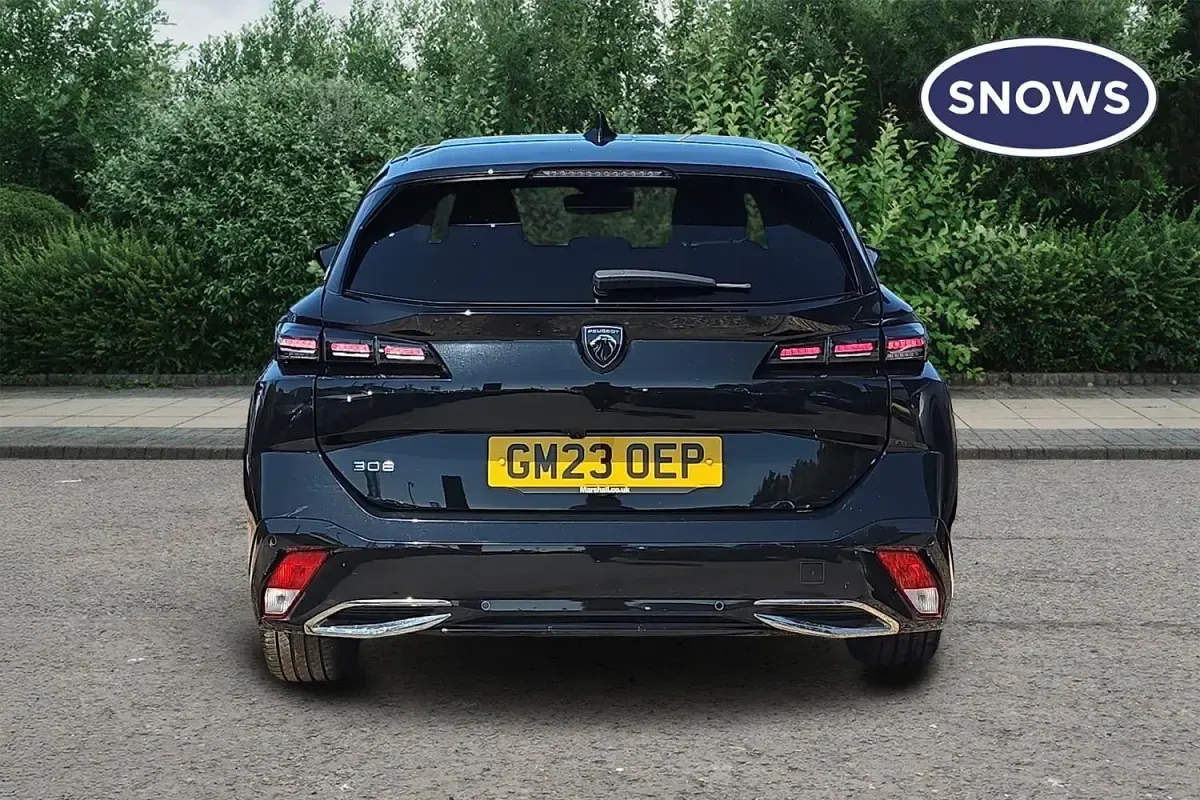 Used Peugeot 308 Allure Premium 131 HP (96 kW) 2023 Nera black