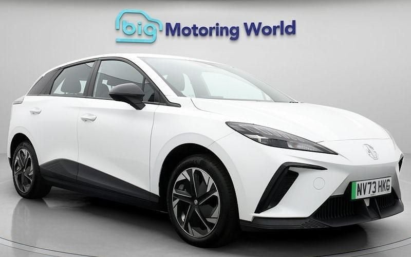Used MG MG4 EV SE 150 kW (204 HP) 2024 White Hatchback