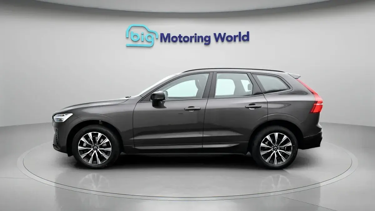 Used Volvo XC60 Plus 250 HP (183 kW) 2025 Grey SUV