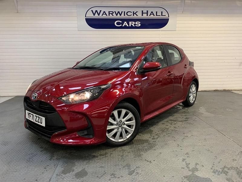 Red Used 2021 Toyota Yaris Hybrid Hatchback | £14,995 (Good price) - Image 1/2