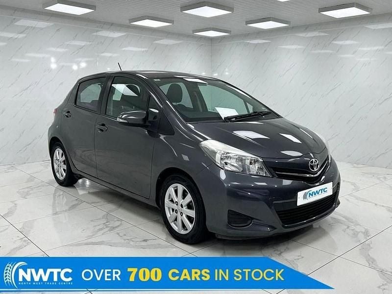 Used Toyota Yaris 90 HP (66 kW) 2012 Grey Hatchback