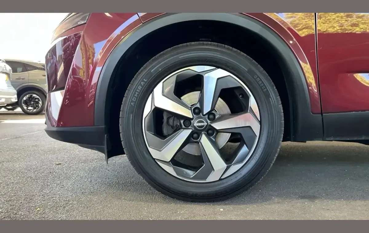 Used Nissan Qashqai N-Connecta 155 HP (114 kW) 2024 Red SUV