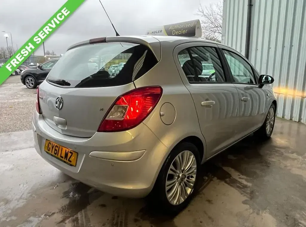 Used Vauxhall Corsa 100 HP (73 kW) 2011 Silver Hatchback