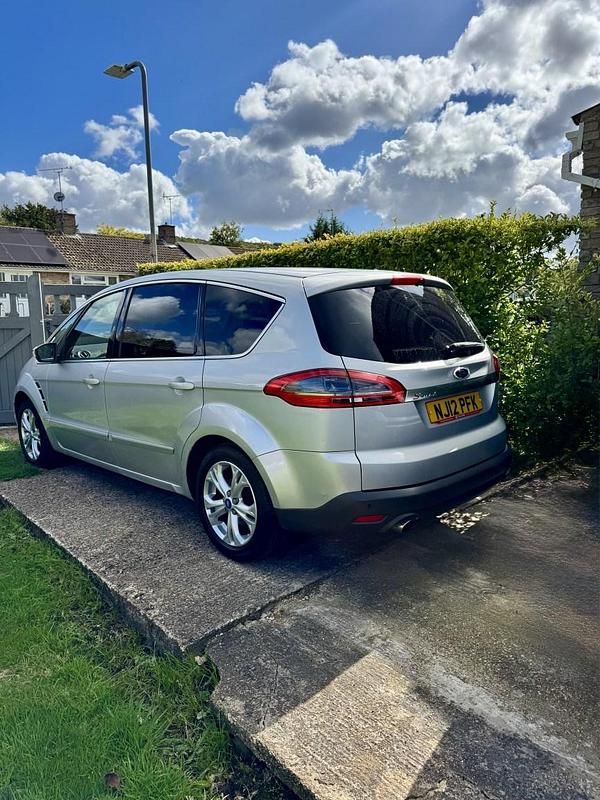 Used Ford S-MAX Titanium 200 HP (147 kW) 2012 Silver MPV